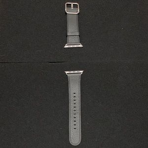 Apple Watch Leather Classic Buckle in Black